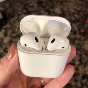 Apple AirPods 2nd Generation